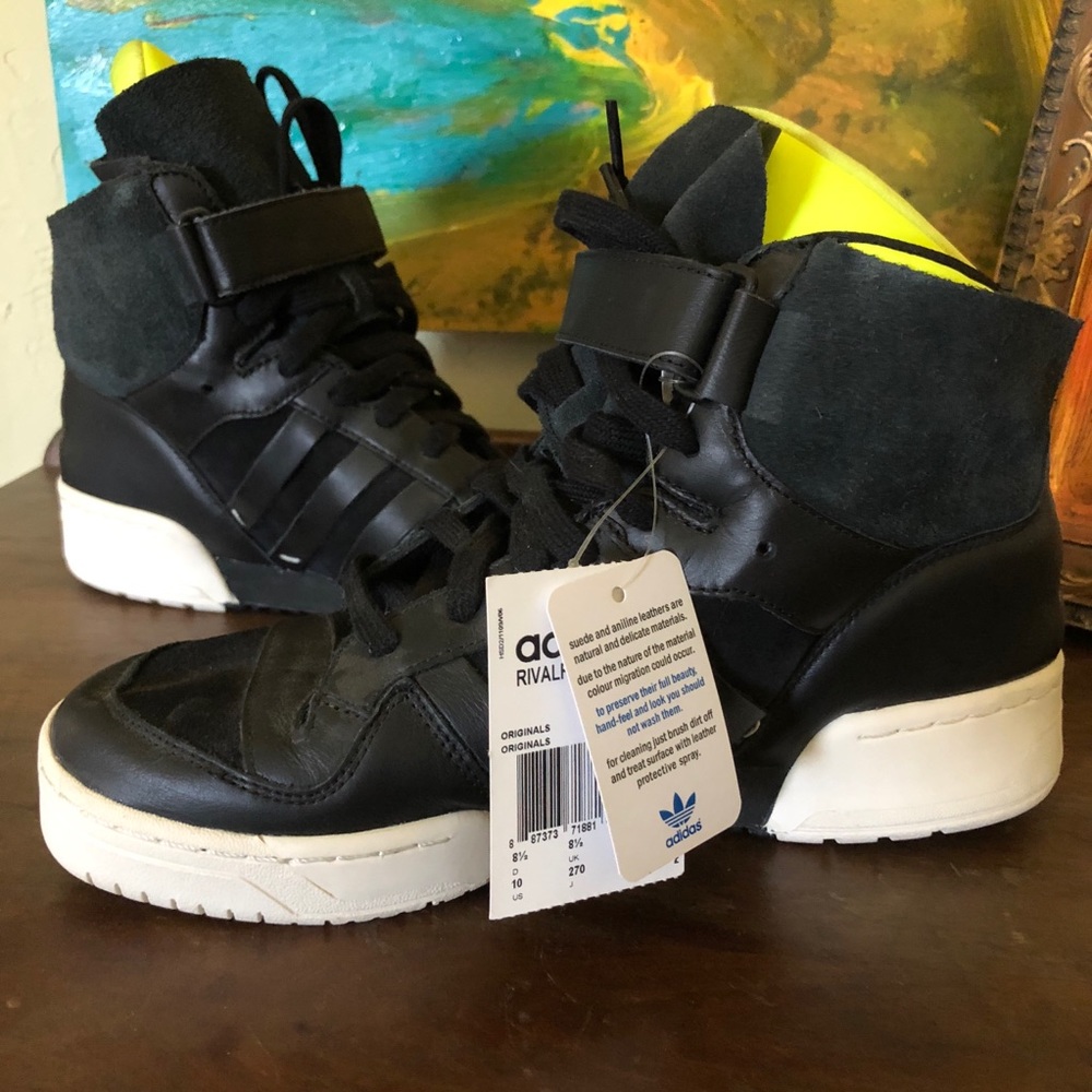 NWT Women’s Adidas Rivalry Gusset